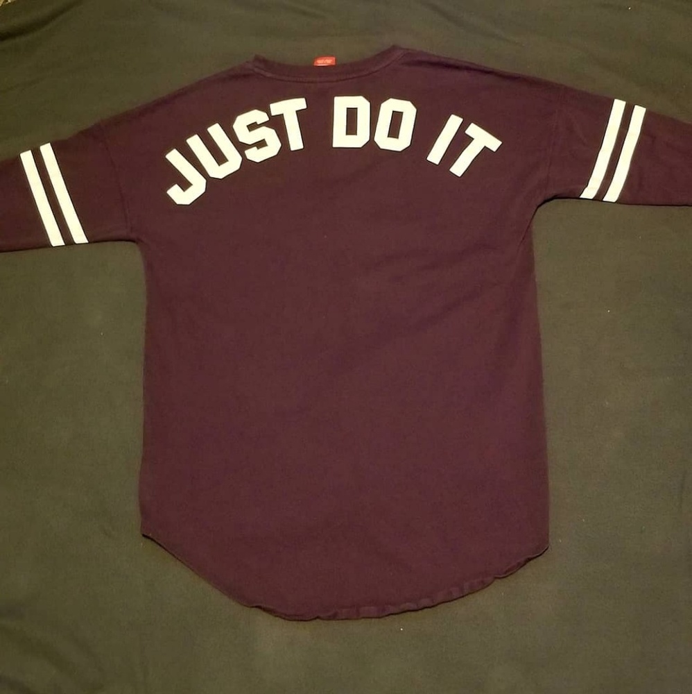Vintage womans Nike shirt